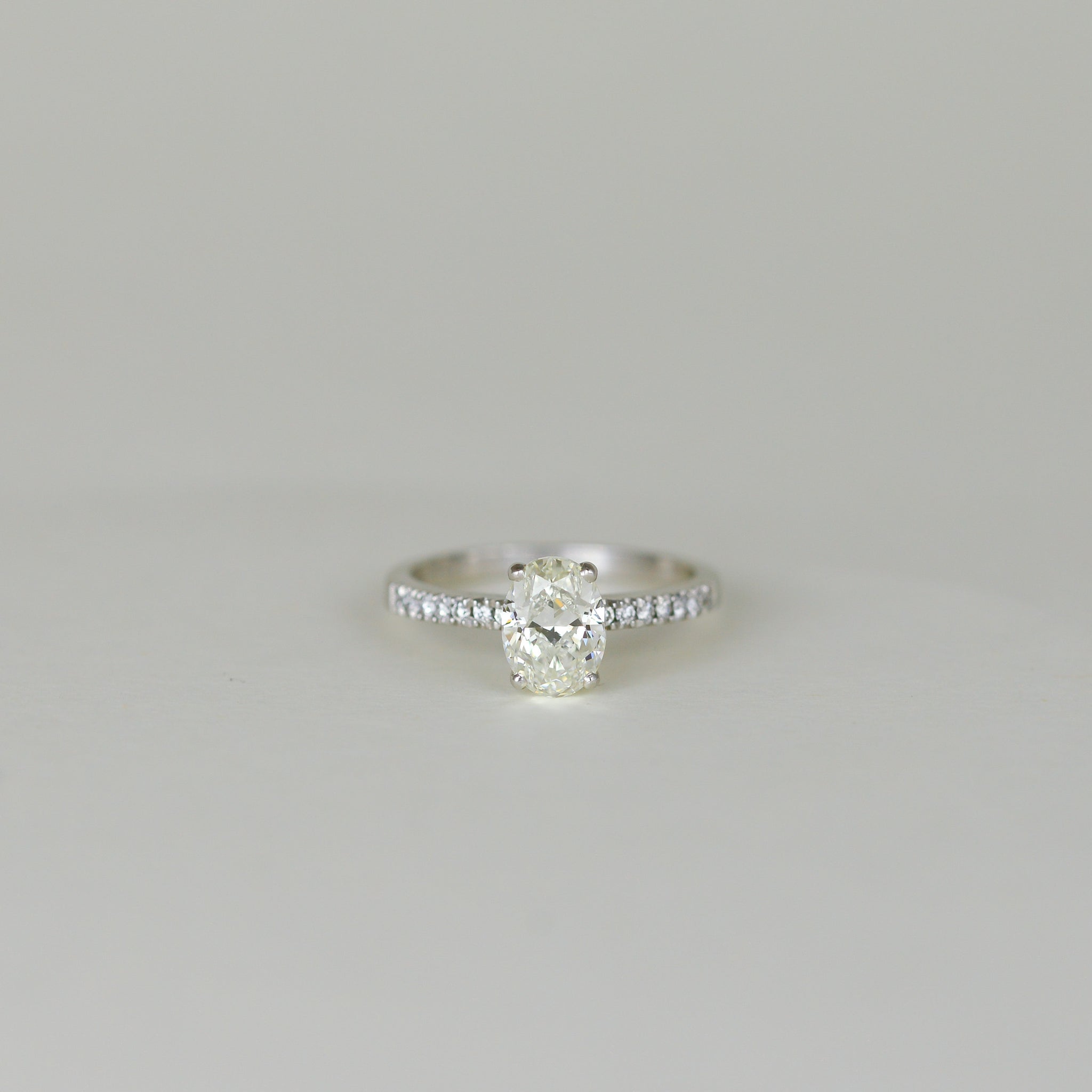 18ct white gold 1.41 carat oval diamond solitaire